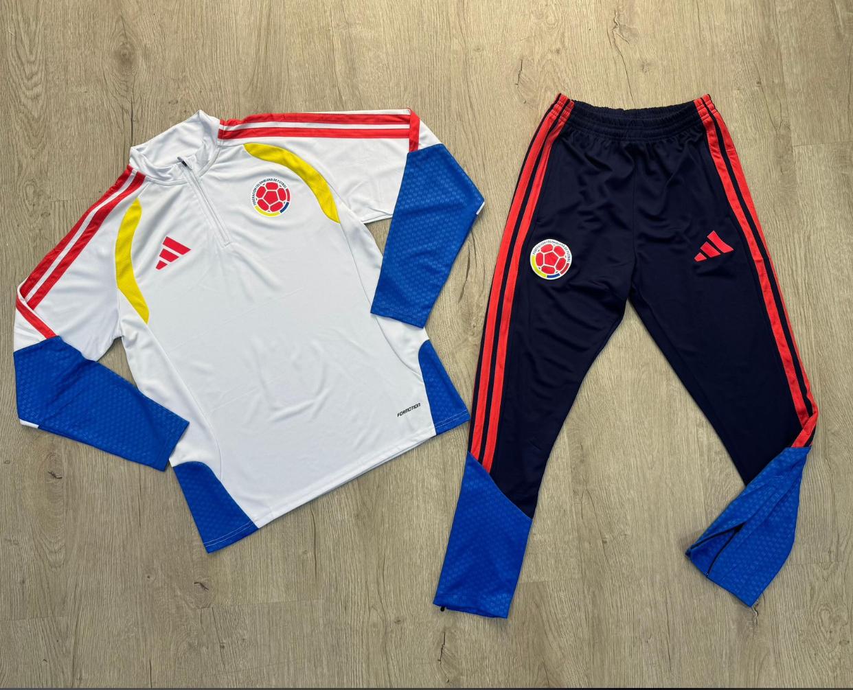 Conjunto Buso y Sudadera Selección Colombia 1