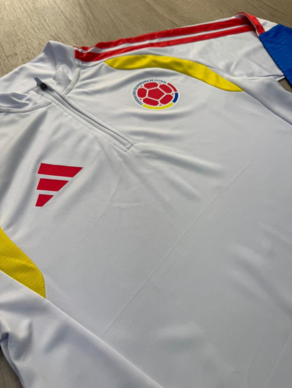 Conjunto Buso y Sudadera Selección Colombia 4
