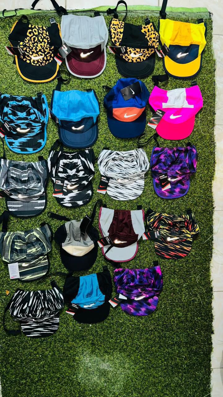 Gorras Adidas y Nike 1