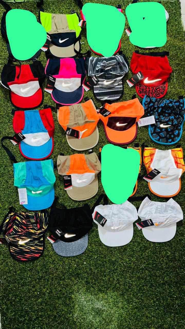 Gorras Adidas y Nike 3